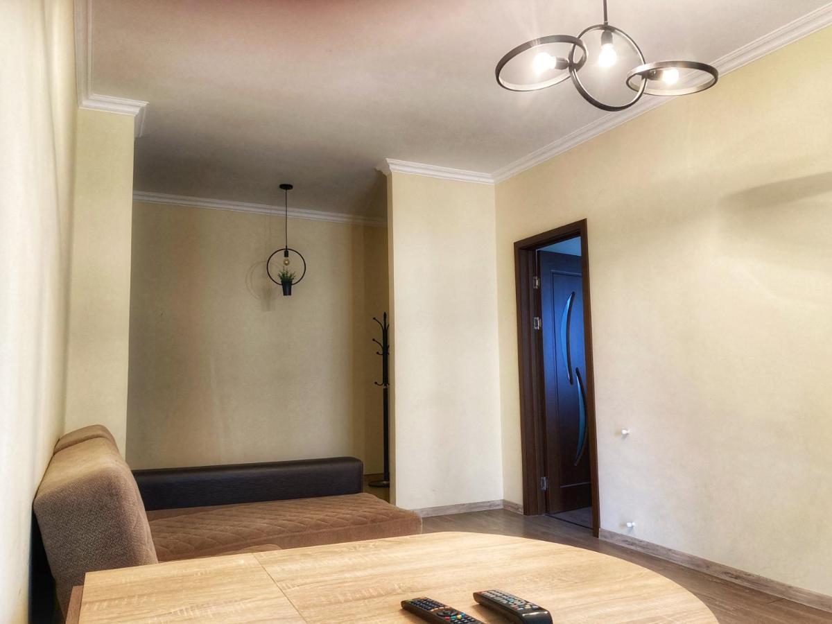 Big, Comfortable Apartment In Batumi Near The Sea Zewnętrze zdjęcie